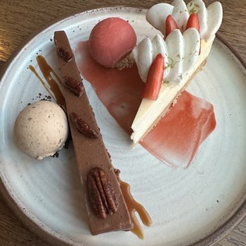Oblix At The Shard - Dessert Platter - Lounges Near Me - London, XGL Oblix At The Shard - Dessert Platter - Lounges Near Me - London, XGL