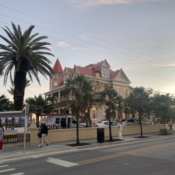 Seaside Cafe - The mansion - Pizza Near Me - Key West, Florida Seaside Cafe - The mansion - Pizza Near Me - Key West, Florida