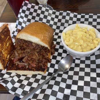 101 Grill & BBQ - Tri-Tip Sandwich w/ side of Mac & Cheese - Barbeque Near Me - Laytonville, California 101 Grill & BBQ - Tri-Tip Sandwich w/ side of Mac & Cheese - Barbeque Near Me - Laytonville, California