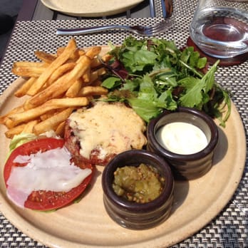 Redstone Winery - Burger - Wineries Near Me - Lincoln, Ontario Redstone Winery - Burger - Wineries Near Me - Lincoln, Ontario