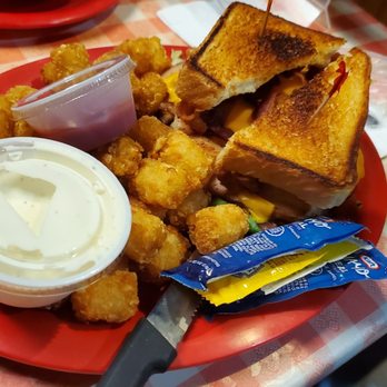 Bucky Bee's BBQ - Philly cheese steak woth tots - Barbeque Near Me - Cave City, Kentucky Bucky Bee's BBQ - Philly cheese steak woth tots - Barbeque Near Me - Cave City, Kentucky