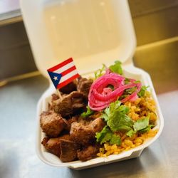 Mamacitas - Carne Frita bowl with vegetable rice