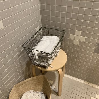The Jesse - The cloth have towels in the restroom. - Hotels Near Me - Reno, Nevada The Jesse - The cloth have towels in the restroom. - Hotels Near Me - Reno, Nevada