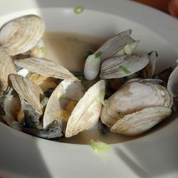 7th Wave Restaurant - Would you like more sand with your meal?