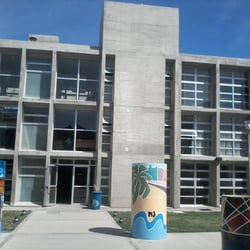 Biblioteca Mariano Fernández Ordoñez - entrada edificio Biblioteca, desde la FAUDI