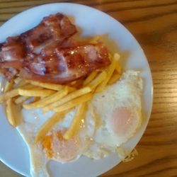 Café Bar Lar Sant Yago - Eggs+bacon+french fries