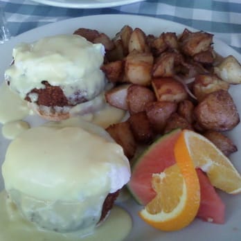 Fig Tree Cafe - Crabcake bennie - Sandwiches Near Me - Pacific Beach, California