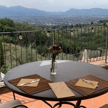 Tenuta San Pietro - Pretty view over Lucca - Hotels Near Me - Capannori, LU