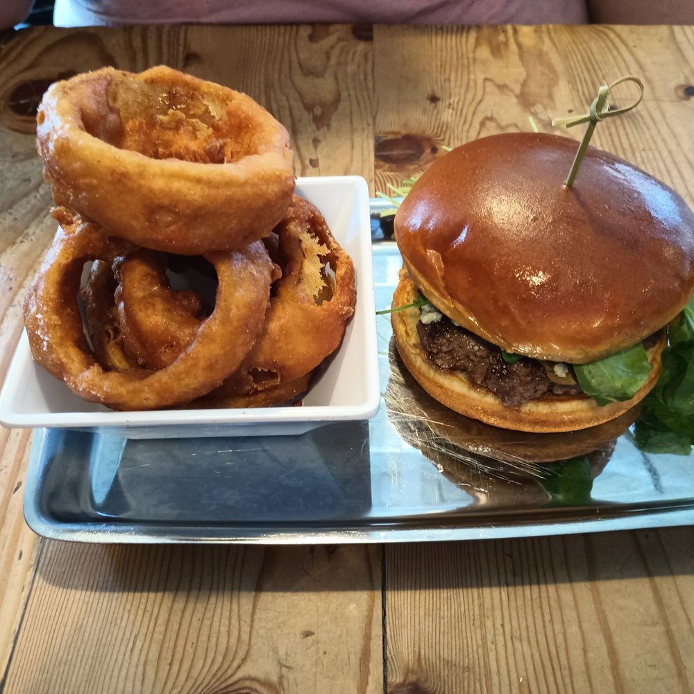 Uneeda Burger - Blue Onion Burger - Burgers Near Me - Seattle, Washington Uneeda Burger - Blue Onion Burger - Burgers Near Me - Seattle, Washington