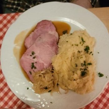 Wirtshaus Zur Glocke - Smoke pork and mash - Gastropubs Near Me - Trier, RP