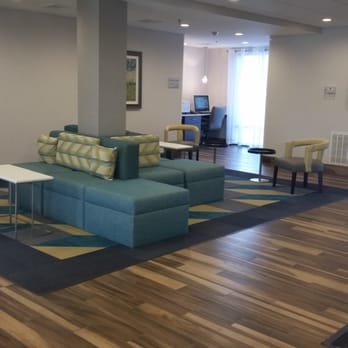 Hampton Inn & Suites Macon I-475 - Lobby area - Hotels Near Me - Macon, Georgia Hampton Inn & Suites Macon I-475 - Lobby area - Hotels Near Me - Macon, Georgia