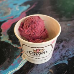 Frozen Spirals - Sorbet is always an option if you aren't feeling the milk base,
Come try our Boo-Berry Sorbet! Made with Kiwi & Blueberry, you'll love this