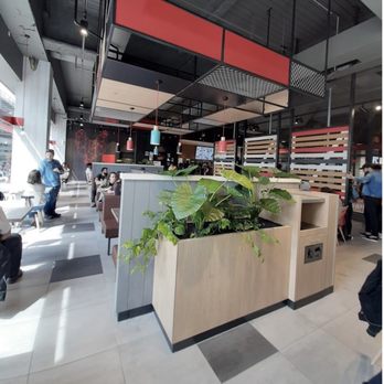 KFC - Fast Food Near Me - Schaerbeek, BRU KFC - Fast Food Near Me - Schaerbeek, BRU