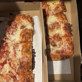 Mortadella Head - Order pepperoni, get cheese on both. This place sucks at looking at orders. Made it online. - Italian Near Me - Somerville, Massachusetts