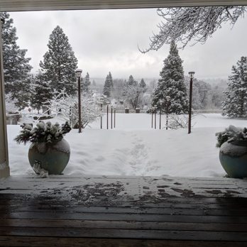 Mount Shasta Ranch - Bed & Breakfast Near Me - Mount Shasta, California