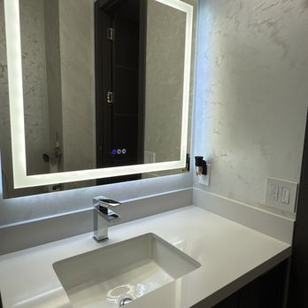 VanityX - Bathroom vanity with mirror - Cabinetry Near Me - Encino, California VanityX - Bathroom vanity with mirror - Cabinetry Near Me - Encino, California