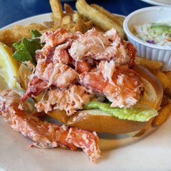 Boston Sail Loft - Lobster Salad Roll - Bars Near Me - Boston, Massachusetts