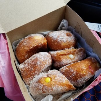 Leonard's Bakery - Bakeries Near Me - Honolulu, Hawaii