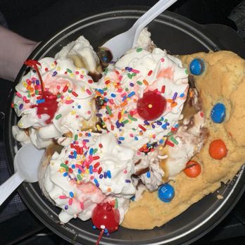 Mattheessen's - 1/2 lb cookie sundae - Desserts Near Me - Nashville, Tennessee Mattheessen's - 1/2 lb cookie sundae - Desserts Near Me - Nashville, Tennessee