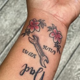 Wanted to thank my tattoo artist @greasymonkey310 for doing this for me thank u so much In memory of my dad