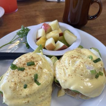 Garcia Bros Cafe - California Benedict - Cafes Near Me - Van Nuys, California Garcia Bros Cafe - California Benedict - Cafes Near Me - Van Nuys, California