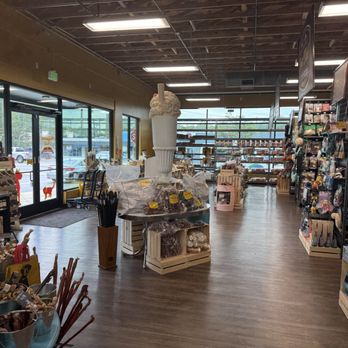 Hollywood Feed - Pet Stores Near Me - Columbia, South Carolina
