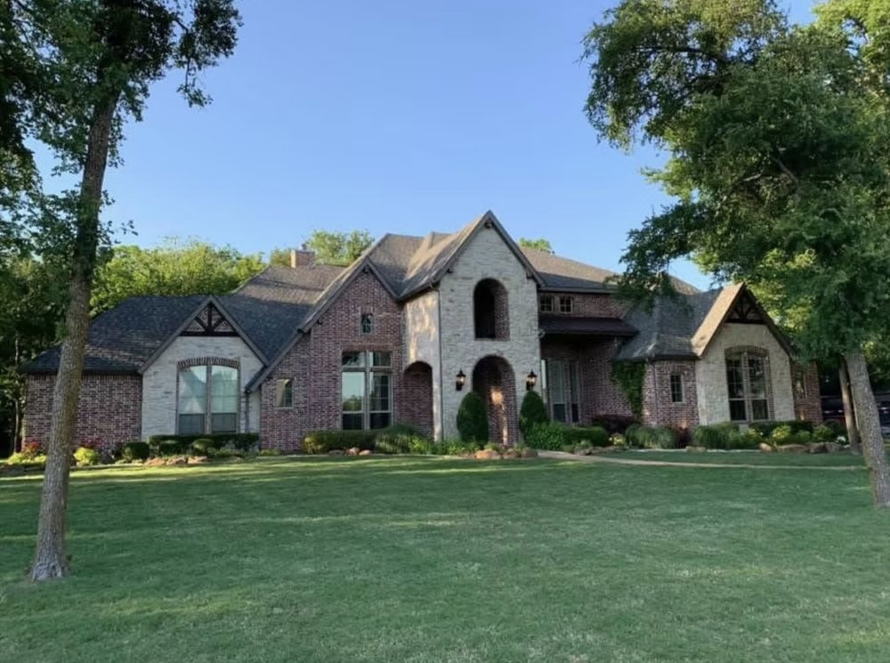 Slide of Lucas Roofing