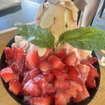 Peak Cafe - Strawberry bingsoo - Cafes Near Me - Northridge, California Peak Cafe - Strawberry bingsoo - Cafes Near Me - Northridge, California