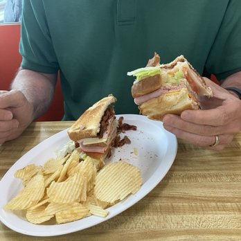 Donna's Diner - Club sandwich - Desserts Near Me - Lenoir City, Tennessee Donna's Diner - Club sandwich - Desserts Near Me - Lenoir City, Tennessee