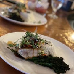 1587 Restaurant - Fresh catch tuna with broccolini and pineapple salsa with jasmine rice