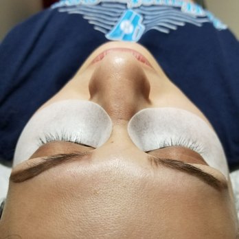 Amazing Lash Studio - Before 2 - Eyelash Service Near Me - Pearland, Texas