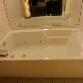 Holiday Inn Express - Jaccuzi suite.... - Hotels Near Me - Boston, Massachusetts Holiday Inn Express - Jaccuzi suite.... - Hotels Near Me - Boston, Massachusetts