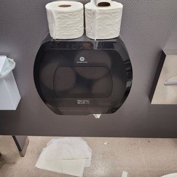 Safeway - Money going to toilet paper instead of opening more registers and janitorial people. Dirtiest Safeway. - Grocery Near Me - Kaneohe, Hawaii