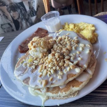 Canoe House - Macadamia Nut Pancakes - Hawaiian Near Me - South Pasadena, California