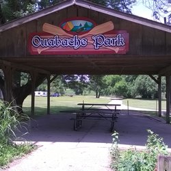 Ouabache Park - Shelter near the park entrance