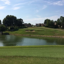 Lakewood Oaks Golf Club - 100 yd par 3, do you see the final rings of my ball entering the lake...