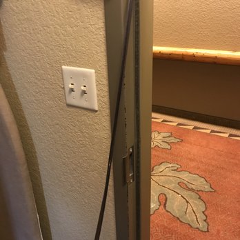 Great Wolf Lodge - The door wouldn't close properly and everything around was dirty. - Resorts Near Me - Grapevine, Texas Great Wolf Lodge - The door wouldn't close properly and everything around was dirty. - Resorts Near Me - Grapevine, Texas
