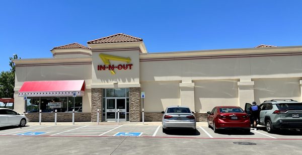 In-N-Out Burger by null