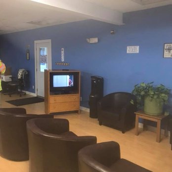 Michelle's Barber Shop - Waiting area - Barbers Near Me - Bozrah, Connecticut