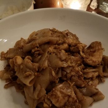 Little Basil - Pad see ew, no broccoli - Thai Near Me - New York, New York