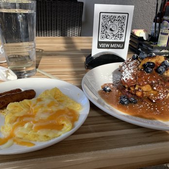 Another Broken Egg Cafe - Chicken sausage, scrambled eggs with cheese, and Apple Fritter French Toast - Cafes Near Me - Memphis, Tennessee