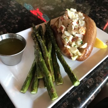 Hemenway's Restaurant - Hot lobster roll - Seafood Near Me - Providence, Rhode Island