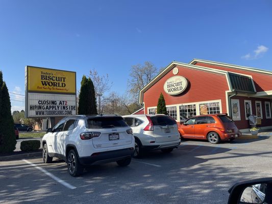 Tudor's Biscuit World by null