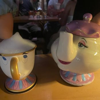 The Alchemix - Mrs. Potts and little Chip - Gastropubs Near Me - Barcelona, B