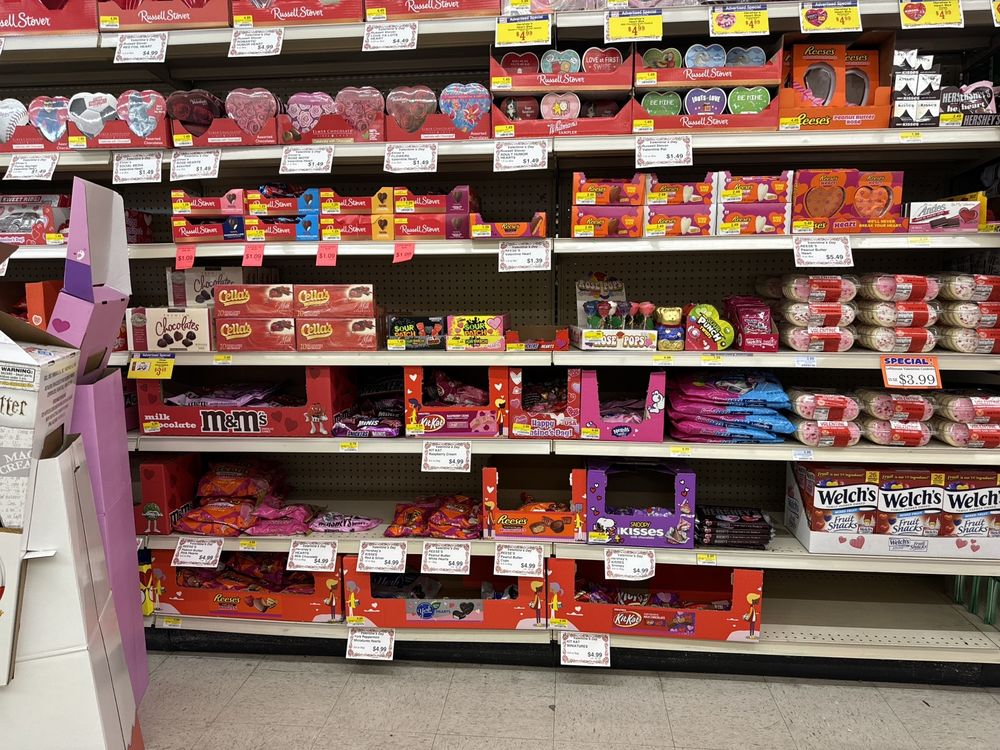 Discount Drug Mart Logo