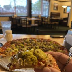 Monical's Pizza - Excellent ! Taste amazing!!!