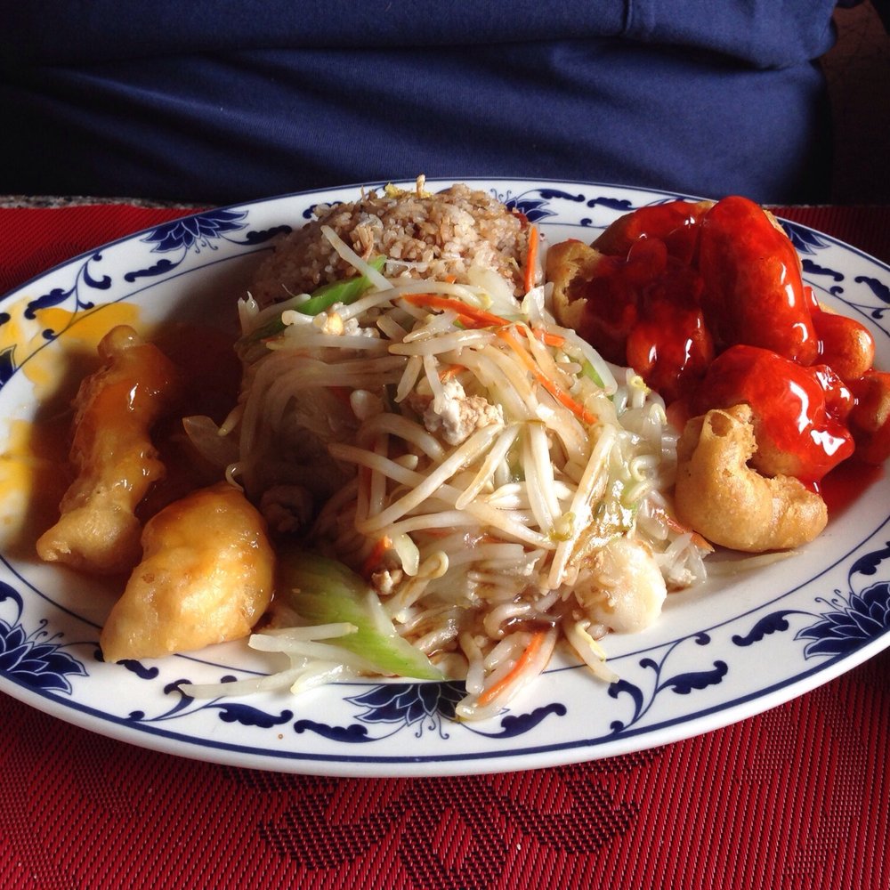 Lucky Star - Sweet and sour pork and chicken chow mein. Soooo good! - Chinese Near Me - North Bend, Oregon Lucky Star - Sweet and sour pork and chicken chow mein. Soooo good! - Chinese Near Me - North Bend, Oregon