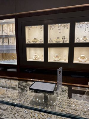 Malabar Gold & Diamonds - Iselin - New Jersey by null
