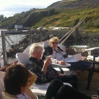 Artisan Inn's Twine Loft Restaurant - Drinks on deck of the Twine Loft restaurant at the Artisan Inn - Canadian (New) Near Me - Trinity, Newfoundland and Labrador