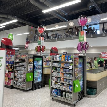 Publix Super Markets - White Eagle - Small dining area upstairs. - Grocery Near Me - Bradenton, Florida